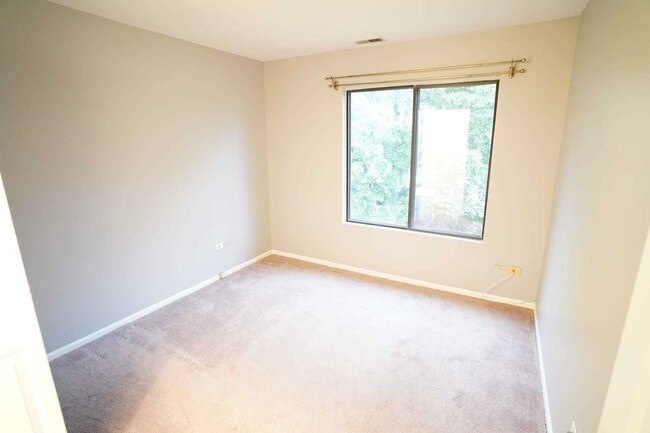 Building Photo - 361 Farnsworth Ct