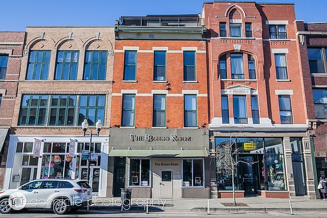 Building Photo - 1470 N Milwaukee Ave