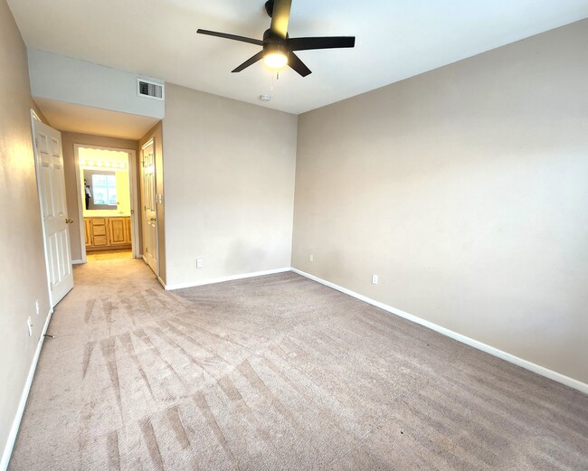 Building Photo - 3846 E Canyon Ranch Rd