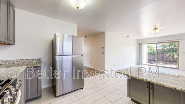 Building Photo - 1417 Gregory Ct