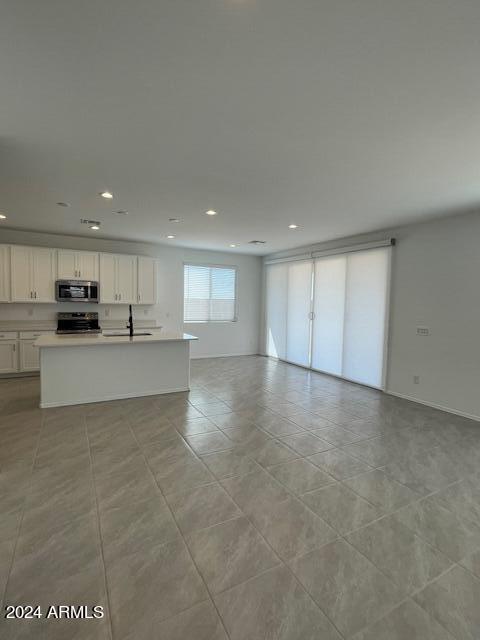 Building Photo - 2085 E Wetleaf Pl