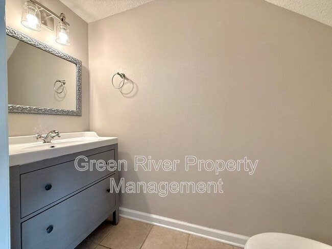 Building Photo - 1500 Calming Water Dr