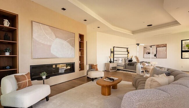 Building Photo - 13331 Mulholland Dr