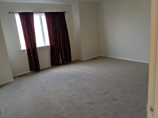 Building Photo - 1326 Graham Cir