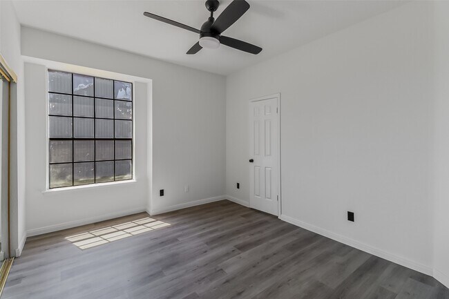 Building Photo - 8888 Benning Dr