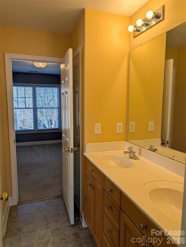 Building Photo - 217 Montibello Dr