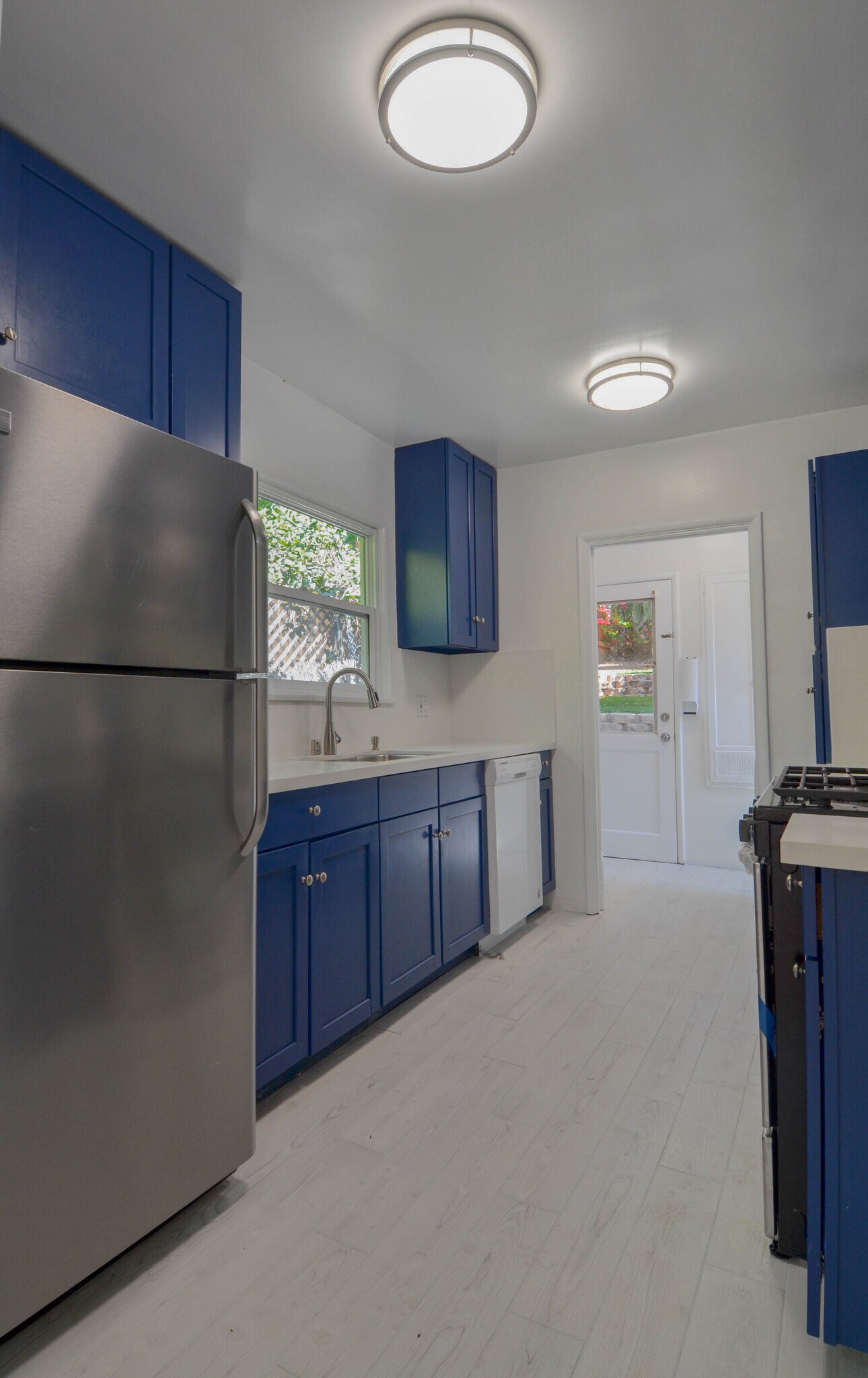 Building Photo - 3246 Barham Blvd