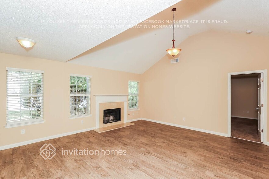 Building Photo - 2992 Knoll View Pl