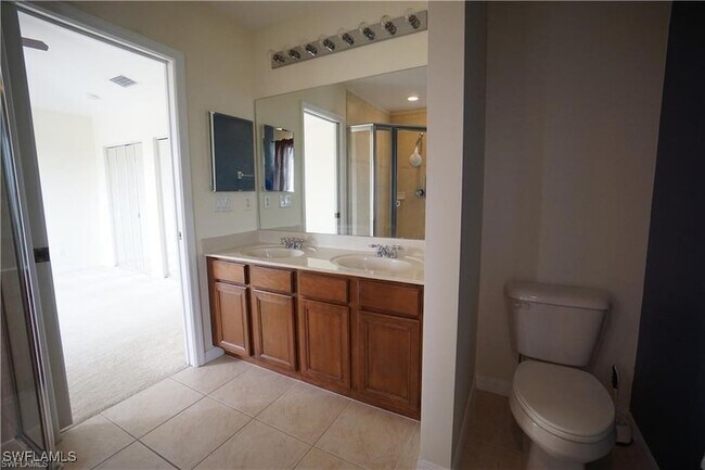 Building Photo - 9774 Roundstone Cir