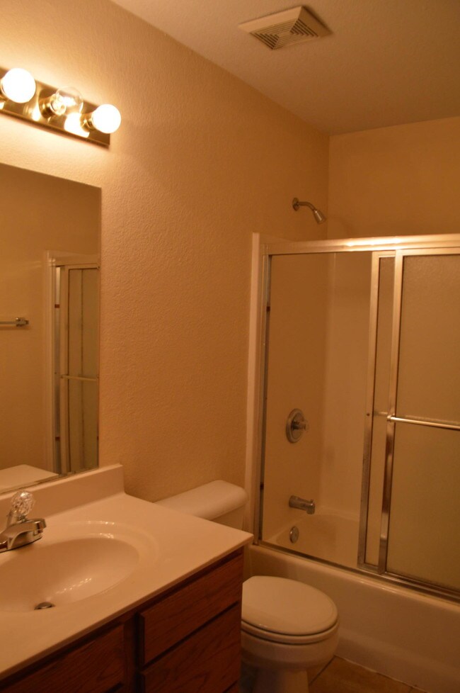 Building Photo - 4200 Derby Ridge Dr