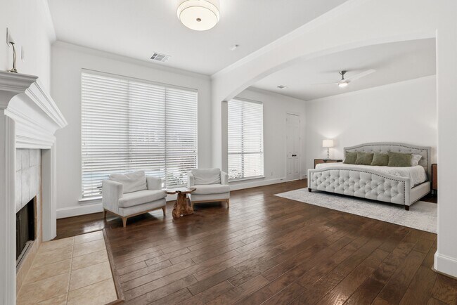 Building Photo - 25707 Pierrmont Ct