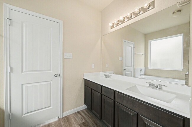 Building Photo - 24806 Pavarotti Pl