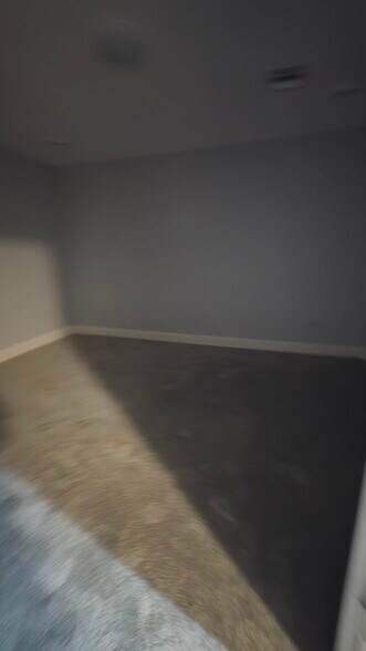 Building Photo - 9426 Sandra St