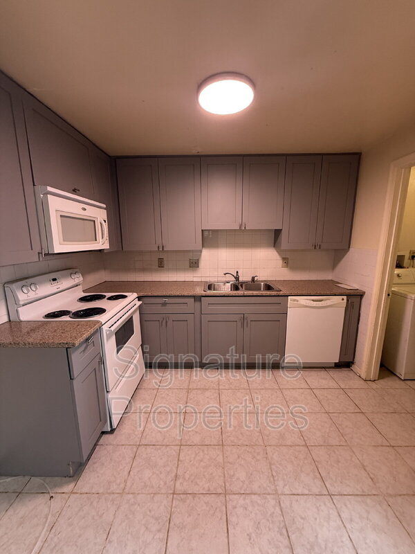 Building Photo - 369 Circuit Ln