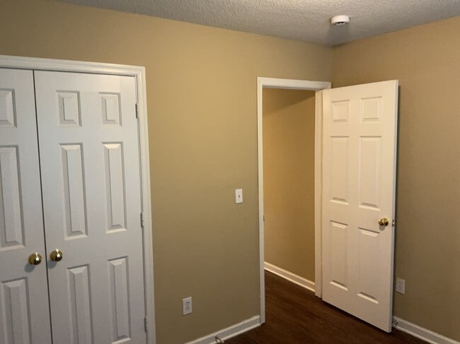 Building Photo - 1706 Hargrove Dr
