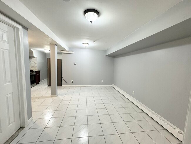 Building Photo - 321 64th St