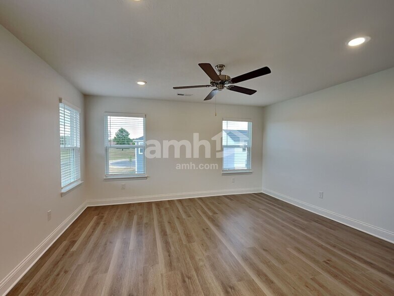 Building Photo - 318 Pine Hill Court