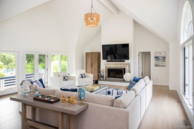 Building Photo - 16 Laila Ln