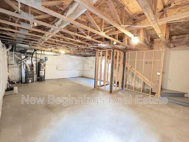 Building Photo - 2562 Ellingwood Dr