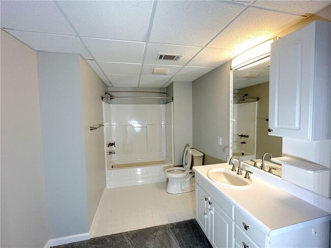 Building Photo - 655 Huntwick Pl