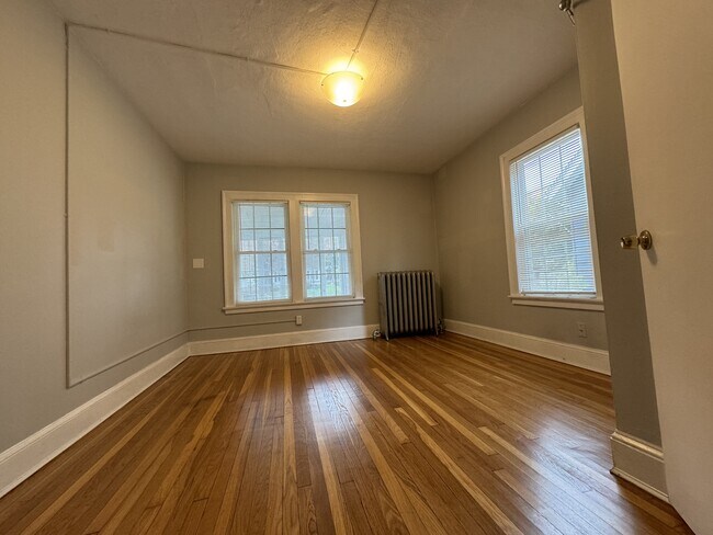 Building Photo - 18 Burgoyne St