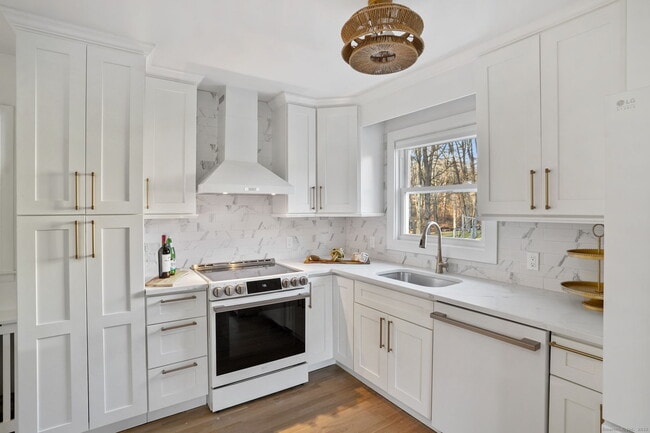 Building Photo - 132 Toll House Ln