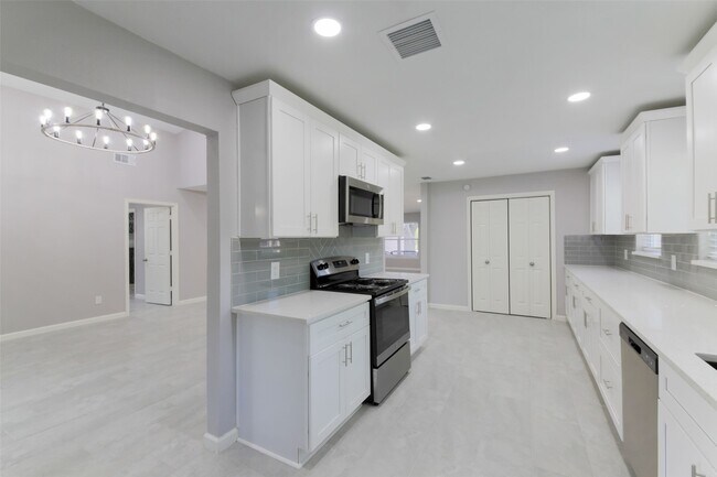 Building Photo - 3605 Barberry Dr