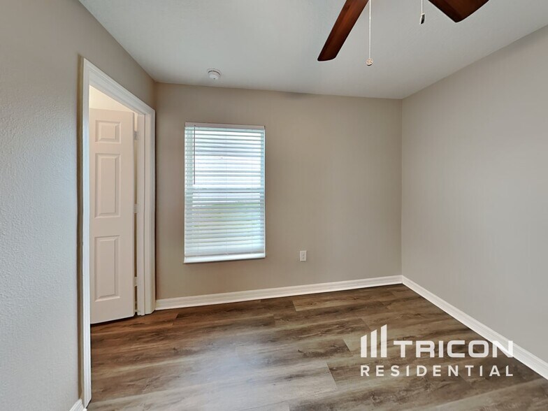 Building Photo - 624 Bullrush Ct