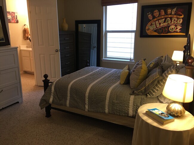 Building Photo - 1622 Cohn St