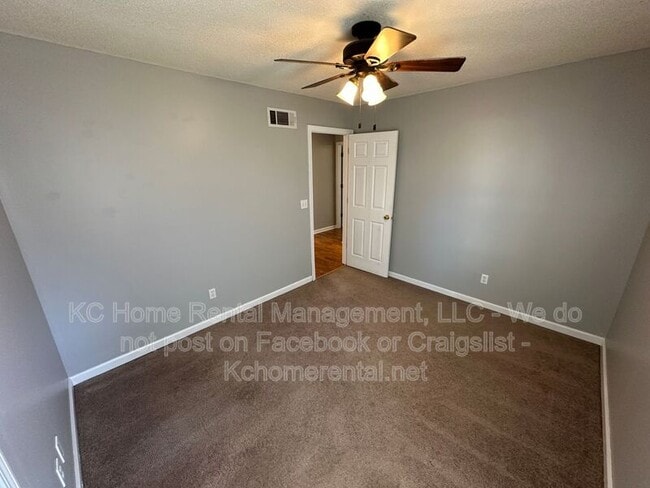 Building Photo - 817 NE Independence Ct