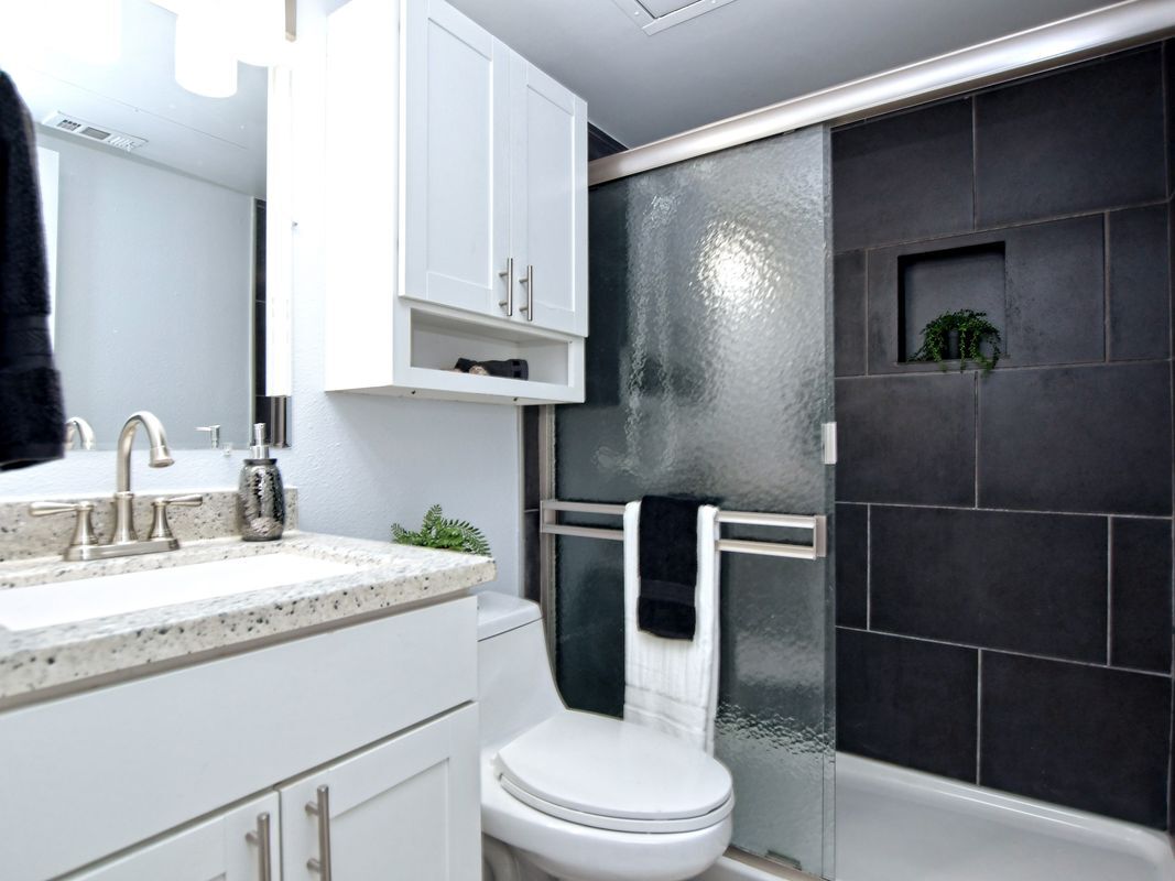 Building Photo - 1840 Burton Dr