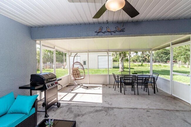 Building Photo - Kissimmee Charmer