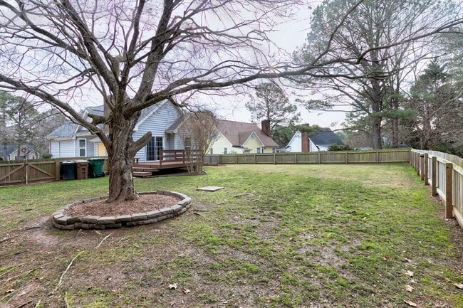 Building Photo - 106 Allison Way