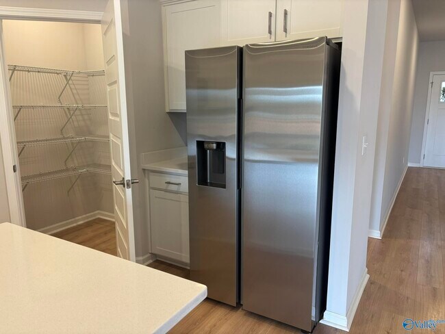 Building Photo - 180 Fenwick Pl