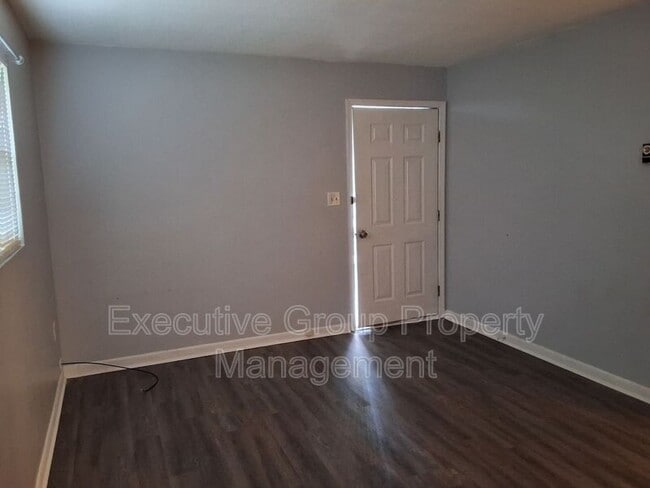 Building Photo - 1140 Evelyn Dr