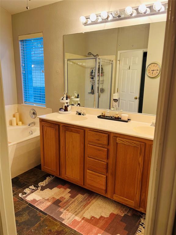 Building Photo - 14324 Mowsbury Dr