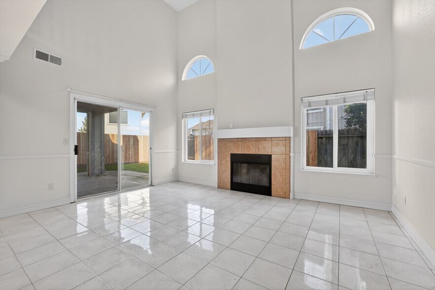 Building Photo - 1736 Richard Ct