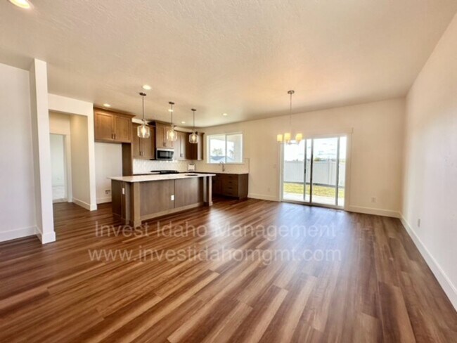 Building Photo - Beautiful 2 year old home available soon!