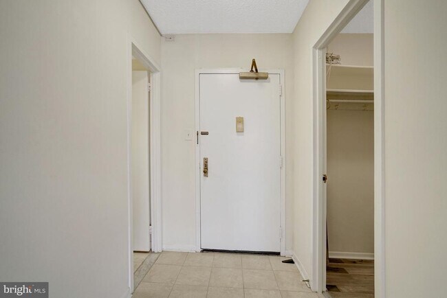 Building Photo - 3705 S George Mason Dr