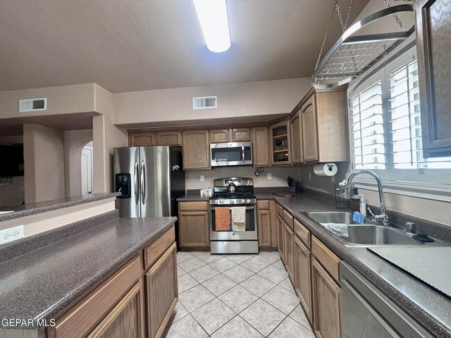 Building Photo - 3640 Tierra Calida Dr