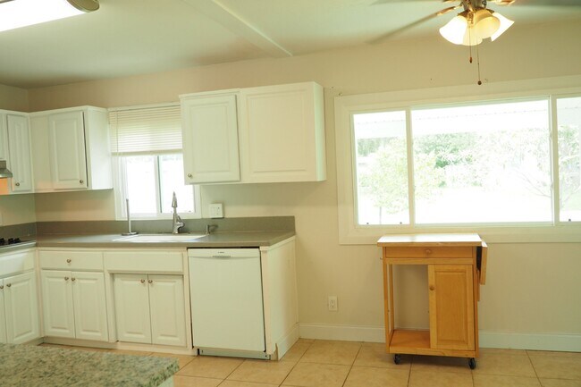 Building Photo - 10154 118th Ave