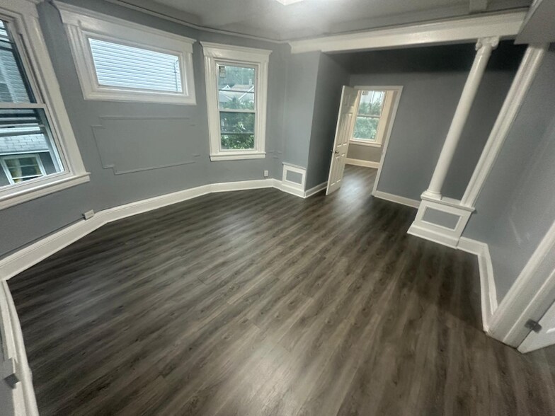 Building Photo - 332 Hamilton Ave