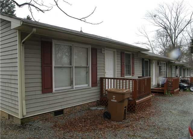 Building Photo - 119-121 Lynn Dr