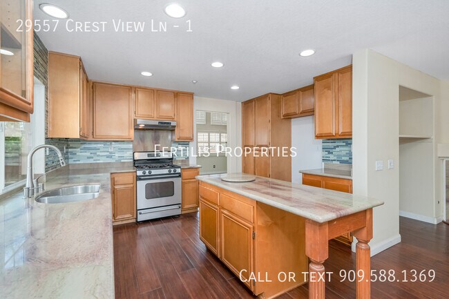 Building Photo - 29557 Crest View Ln