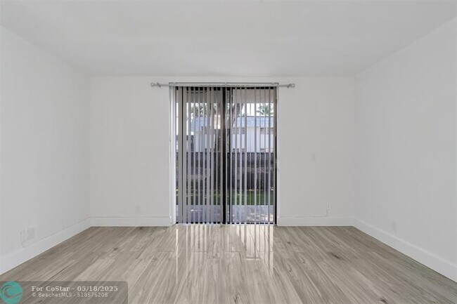 Building Photo - 3361 NW 85th Ave