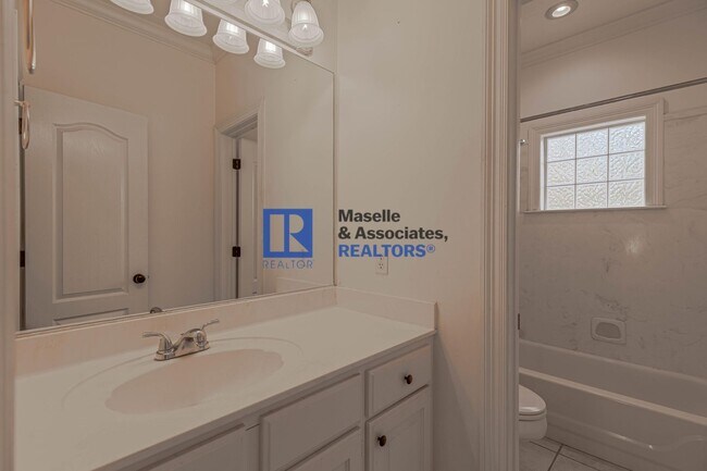 Building Photo - 3 Bed/2 Bath Home in Brandon