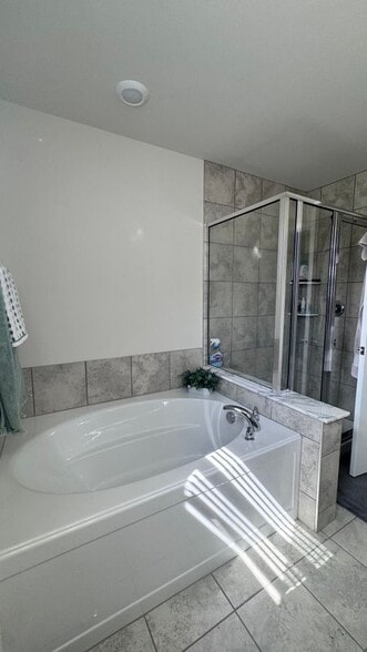 Building Photo - 1445 Superior Dr