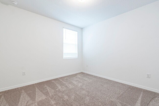 Building Photo - 4/3  Lawson Dunes in Haines City