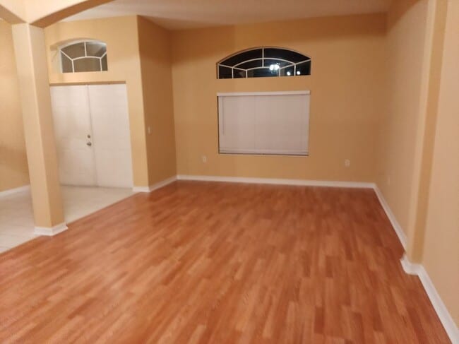 Building Photo - 17 Ziegler Pl