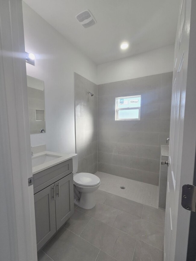 Building Photo - Brand New 2/2/1-PRIME SW LOCATION - Lehigh Acres